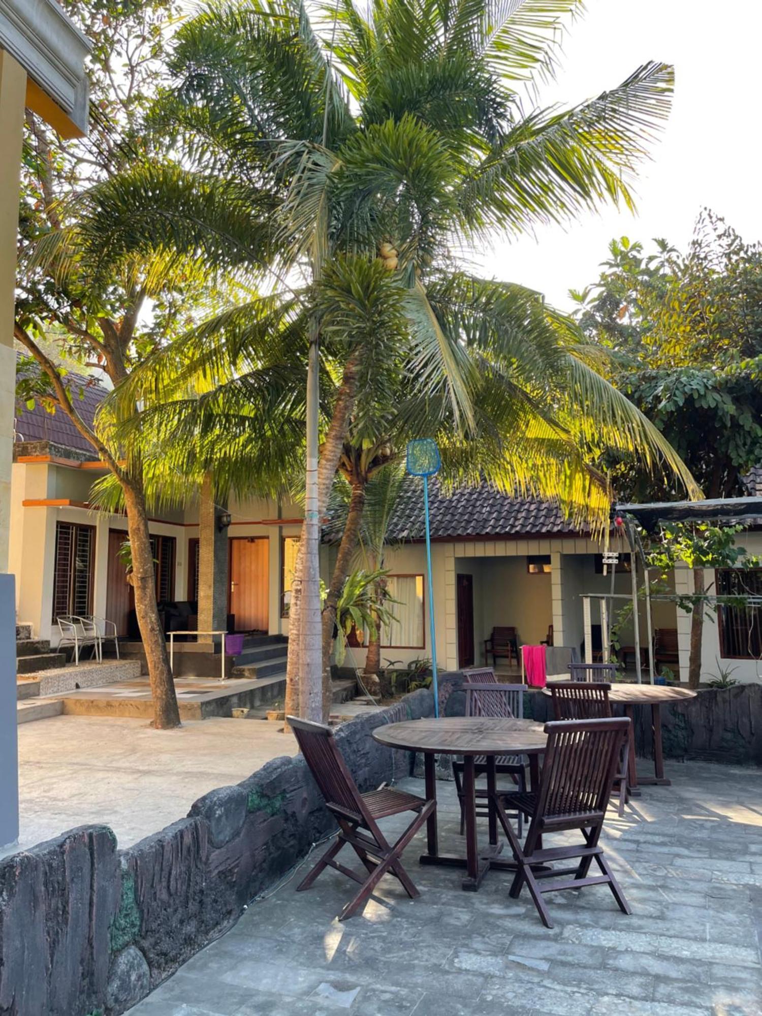 Tri Putri Homestay Kuta  Exterior foto