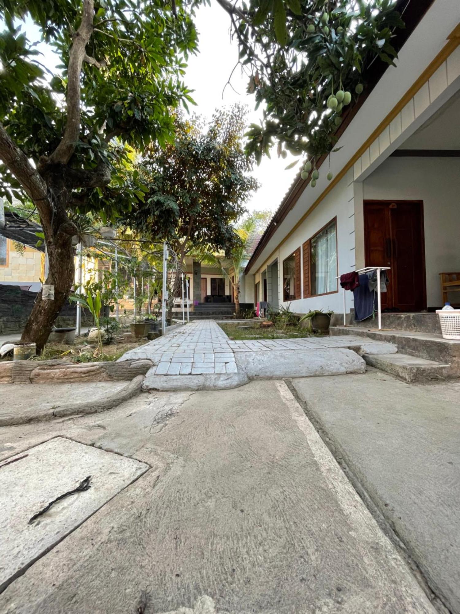 Tri Putri Homestay Kuta  Exterior foto