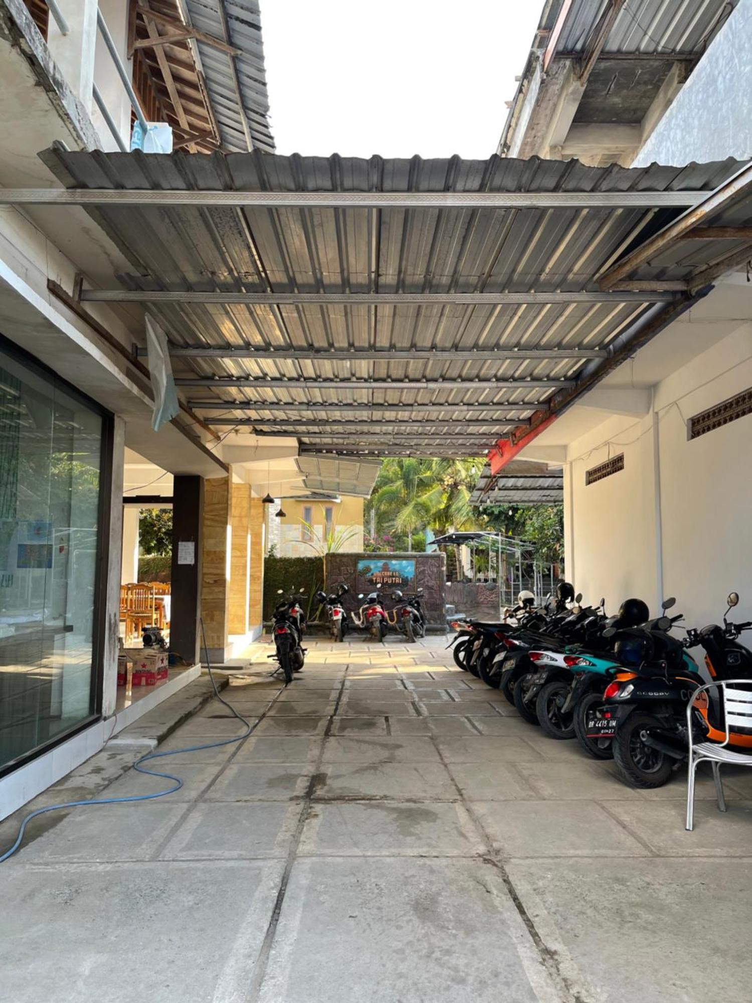 Tri Putri Homestay Kuta  Exterior foto