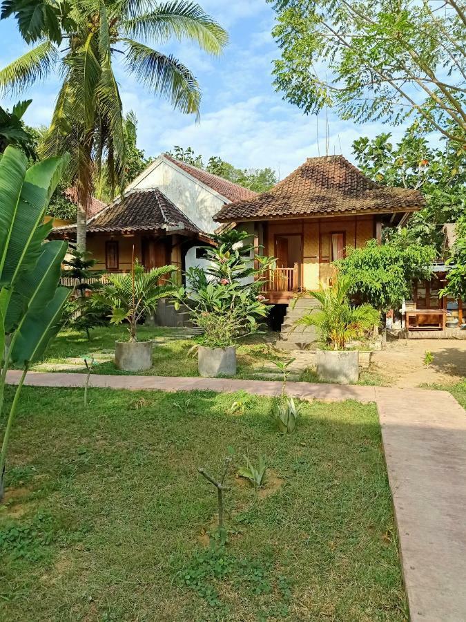 Tri Putri Homestay Kuta  Exterior foto